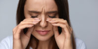 Az smink allergiások biztonságosan használhatják a szempillaspirált?